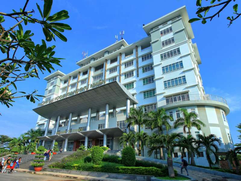 Top bảng xếp hạng 25 Trường Đại Học Có Học Phí Cao Nhất TPHCM